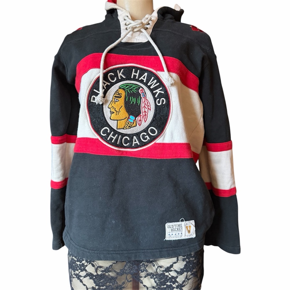Women’s vintage Black and Red Chicago Blackhawks Hoodie lace up front old time